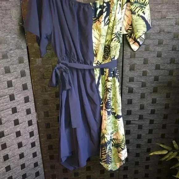 SHEIN Plus Tropical Off The Shoulder Belted Dress - Picture 5 of 7